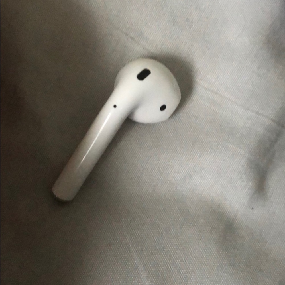 Right air pod generation 1